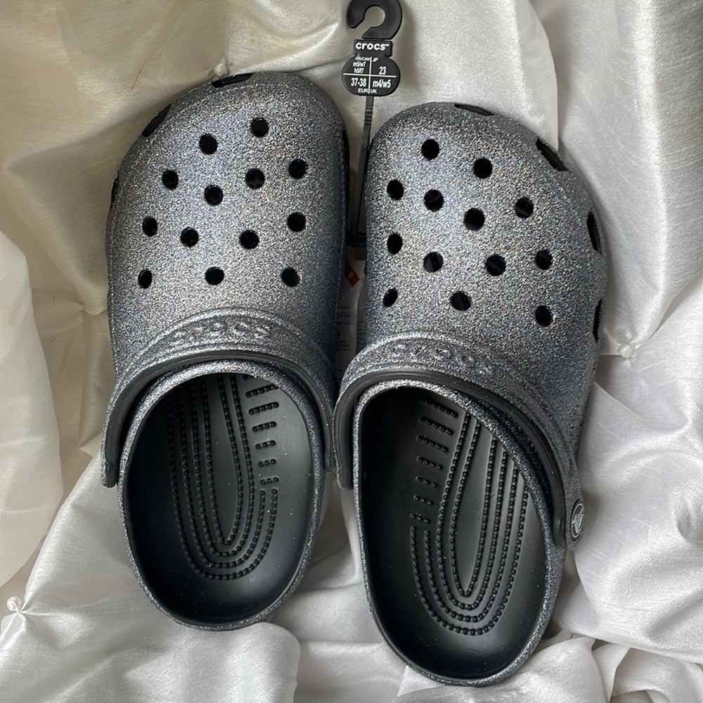Crocs Classic Glitter II Clog, Taffy Pink, Size: Men’s 5/Women’s 7